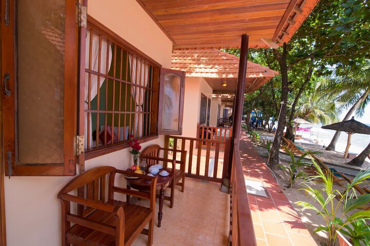 Room 5 of 94