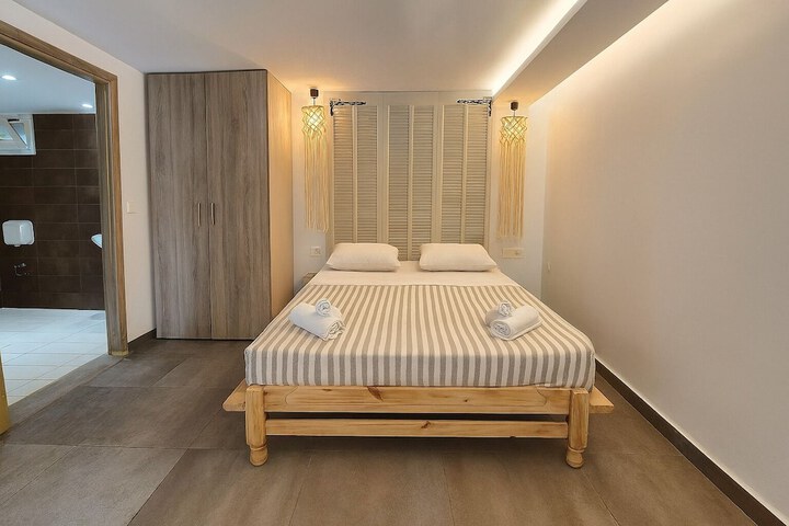 Room 80 of 161