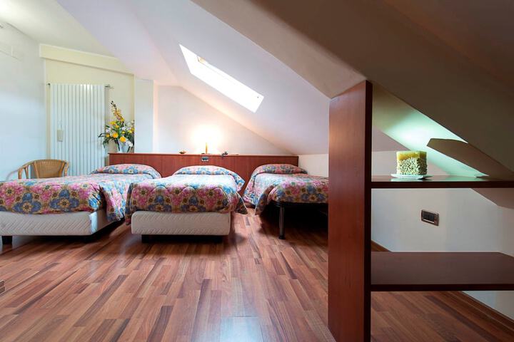Room 9 of 65