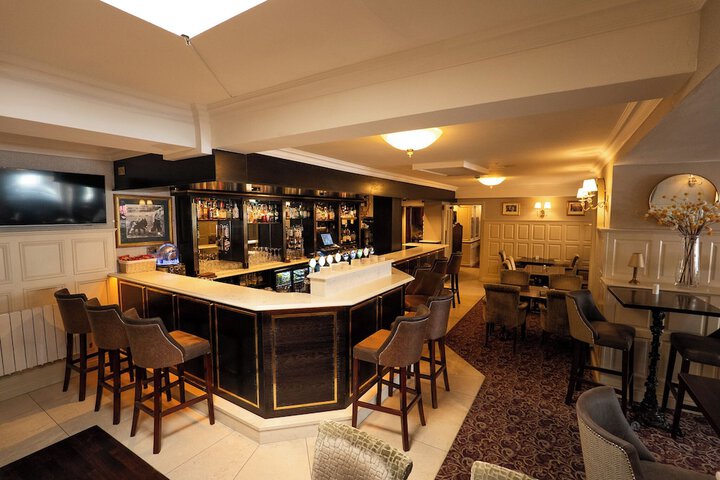 Lounge 21 of 33