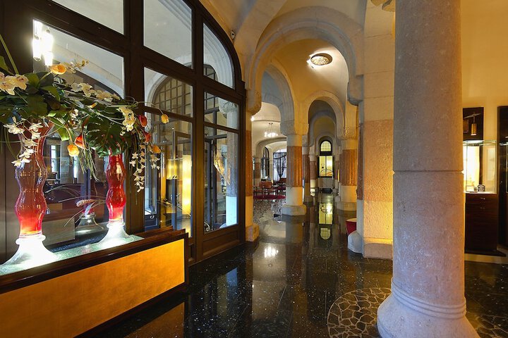 Hotel Interior 4 of 81