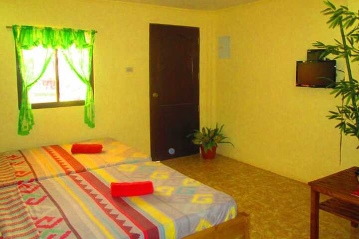 Room 4 of 17