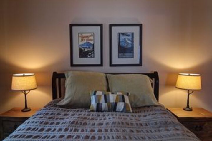 Room 5 of 16