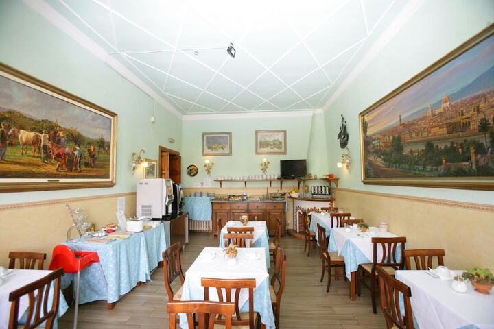 Dining 44 of 50