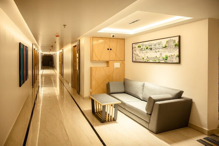Room 8 of 20