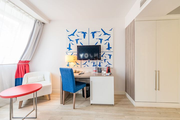 Room amenity