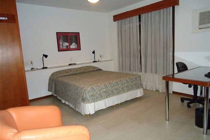 COLLINS TRADE HOTEL