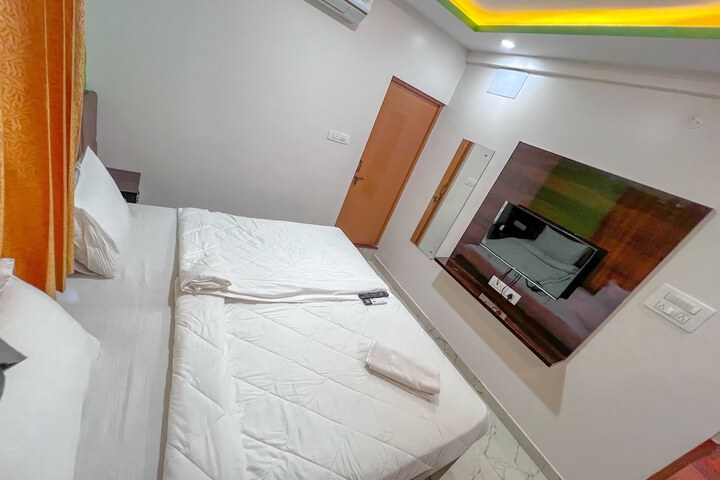 Room 17 of 42