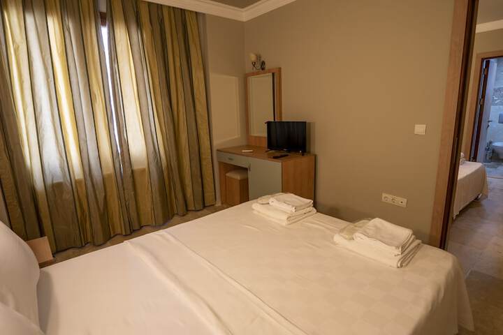 Room 8 of 43