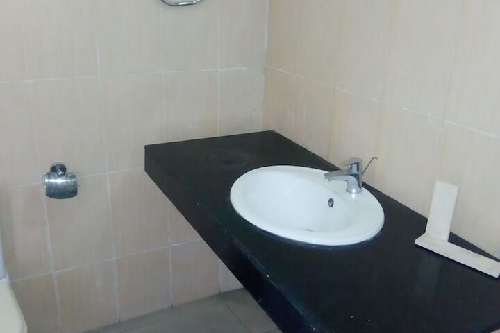 Room 14 of 27