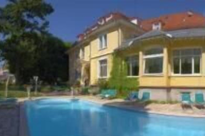 Pool Hotel
