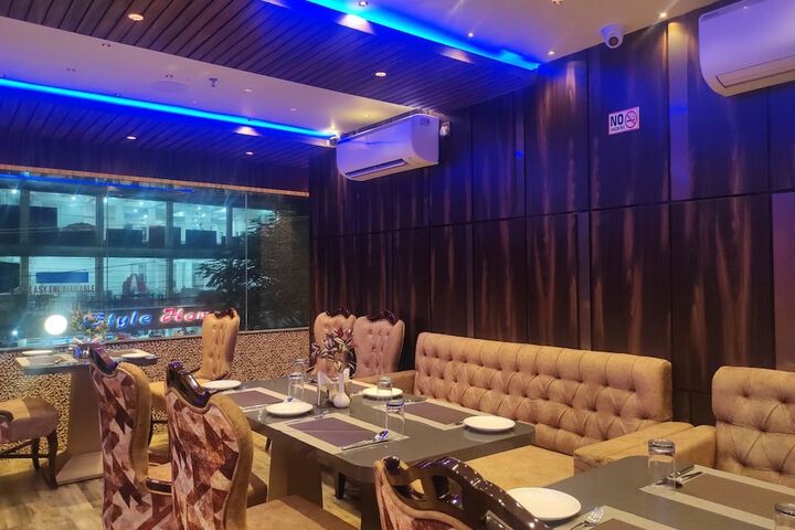 Dining 86 of 110