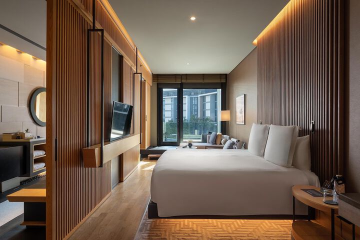 Room 34 of 137