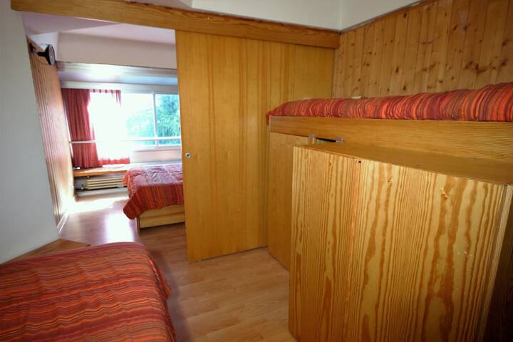 Room 6 of 74