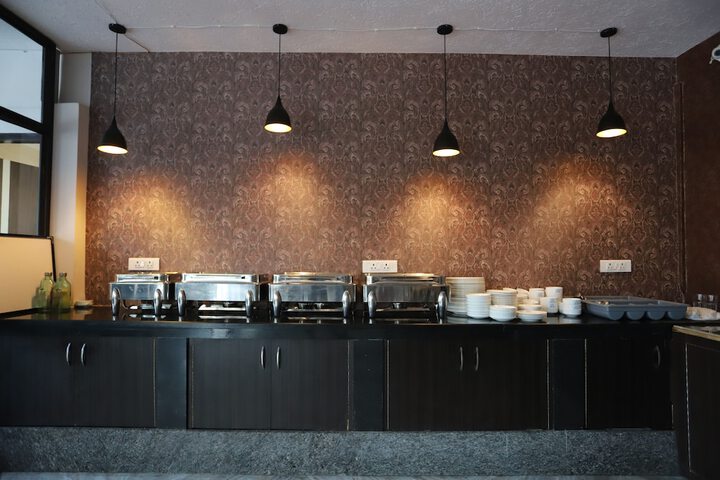 Dining 37 of 67
