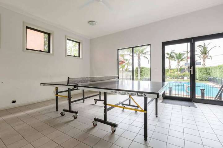 3 Bedroom Getaway in Trendy Thornbury