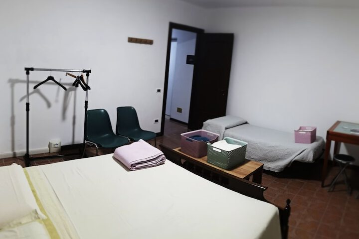 Room 4 of 13