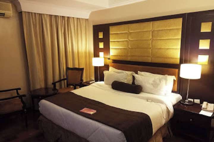 Room-owu Crown Hotel - Guest Room