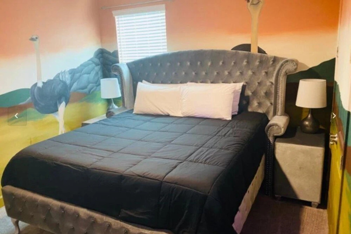 Room 6 of 15