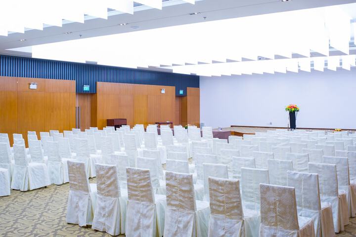 Business Center 86 of 101
