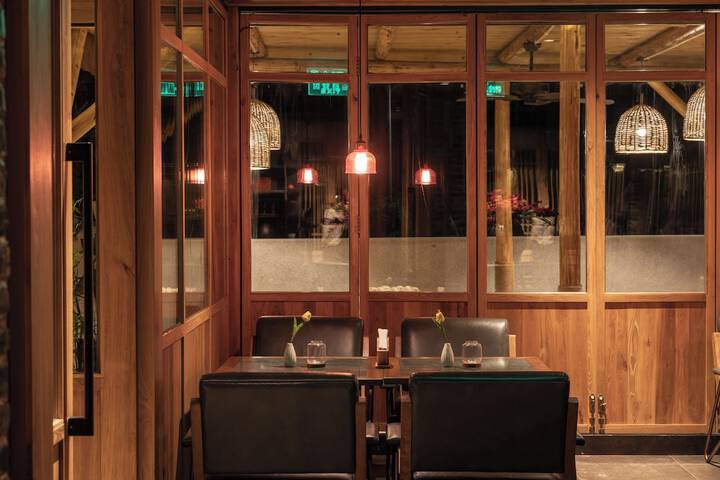 Dining 138 of 147