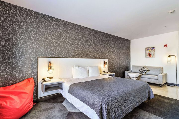 1 King Bed Kitchenette Accessible (8 of 15)