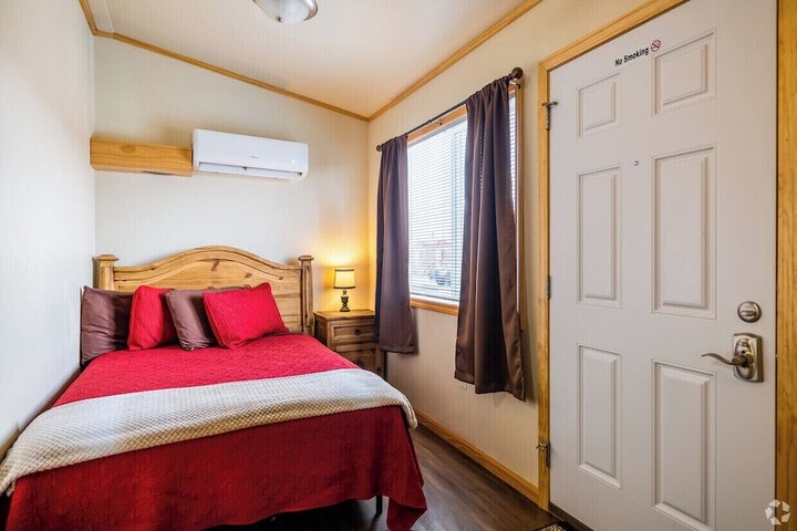 Room 9 of 17