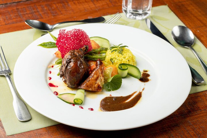 Dining 14 of 24