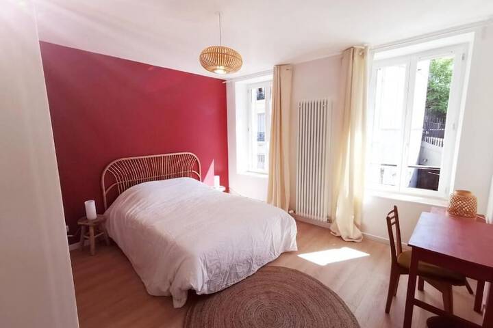 Room 4 of 48