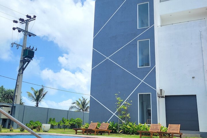 Hotel Exterior 38 of 43