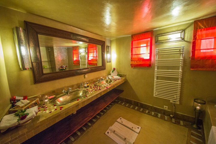 Room 51 of 104