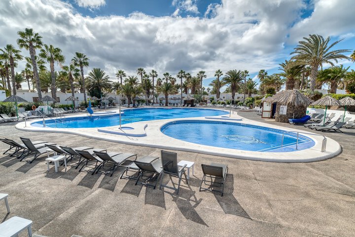 Pools & Facilities