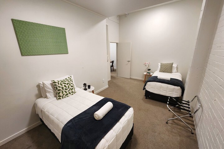 Room 11 of 123