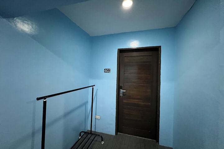 Room 52 of 89