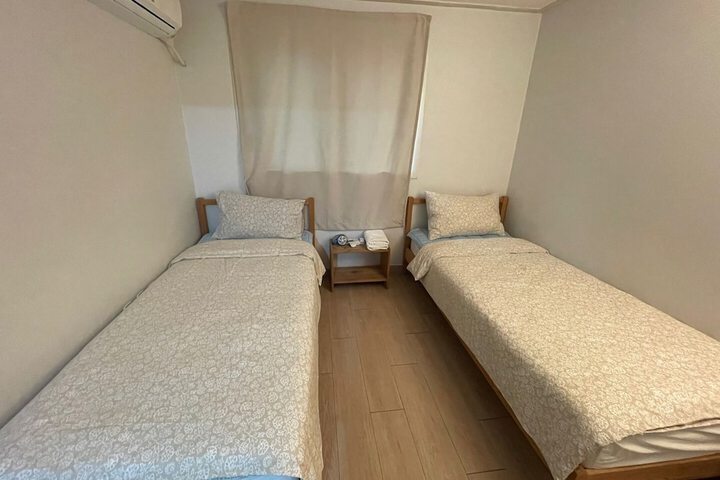 Room 16 of 49