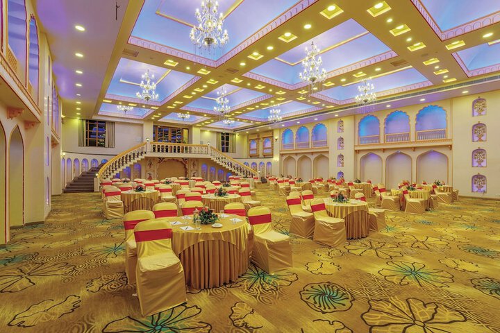 Ballroom/Hall 86 of 110