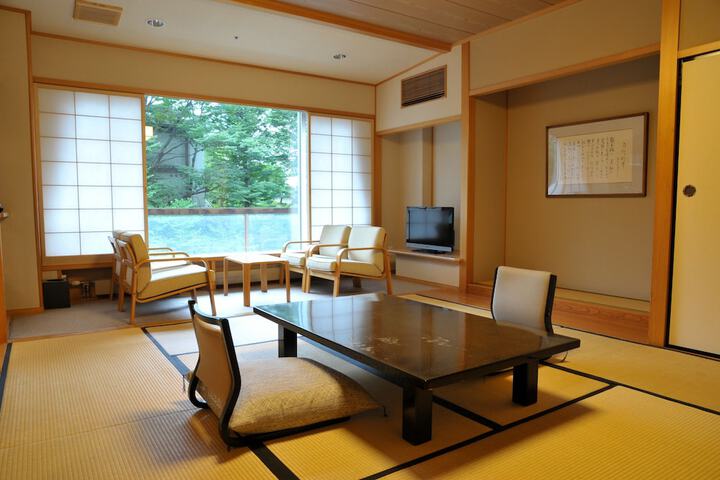 Room 8 of 73