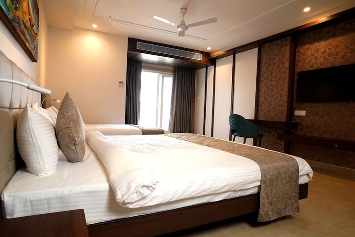 Room 37 of 73