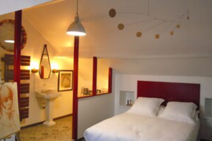 Room 55 of 165