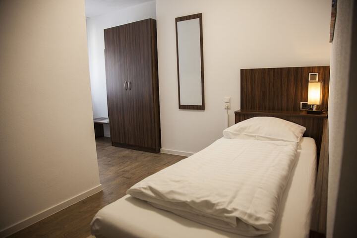 Room 21 of 76