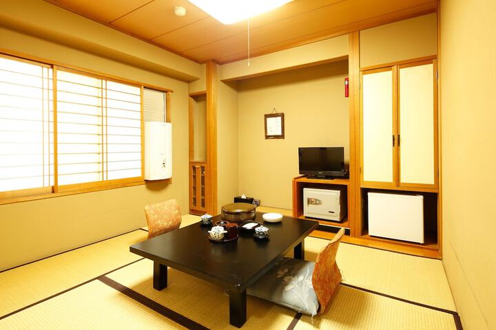 Room 14 of 102