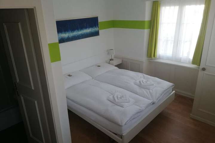 Room 2 of 8