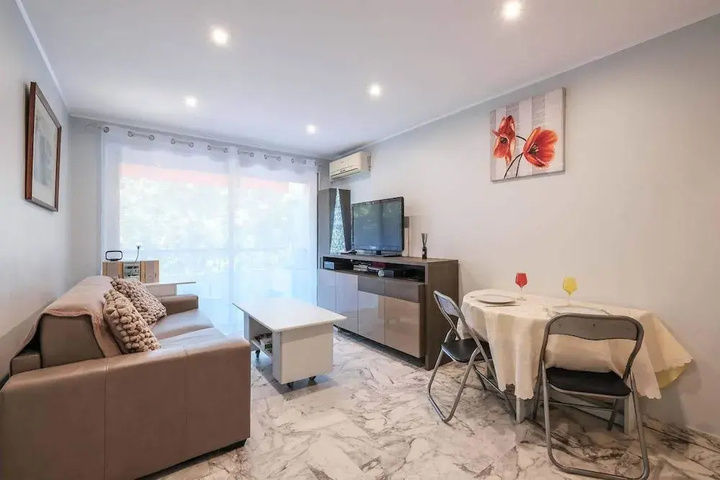 Room 3 of 15