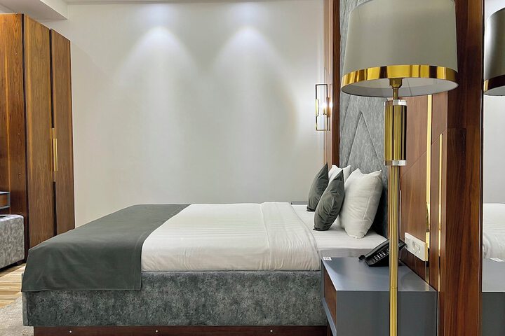 Room 7 of 38