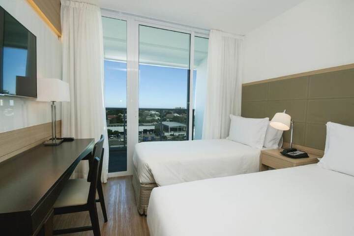 Room 34 of 80