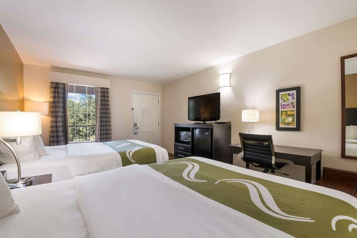 2 Double Beds (8 of 12)