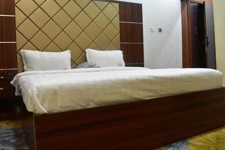 Room 20 of 38