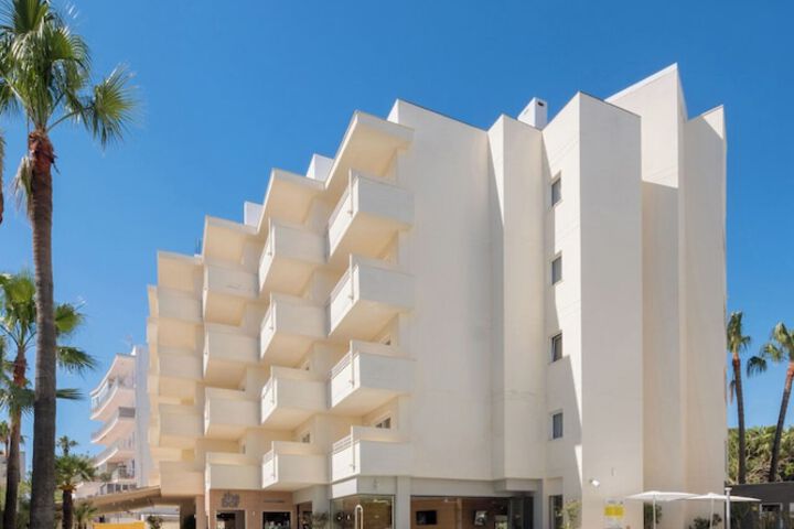 Hotel 83 of 98