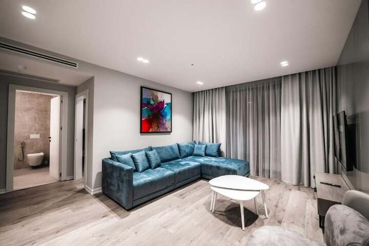 Room 27 of 186