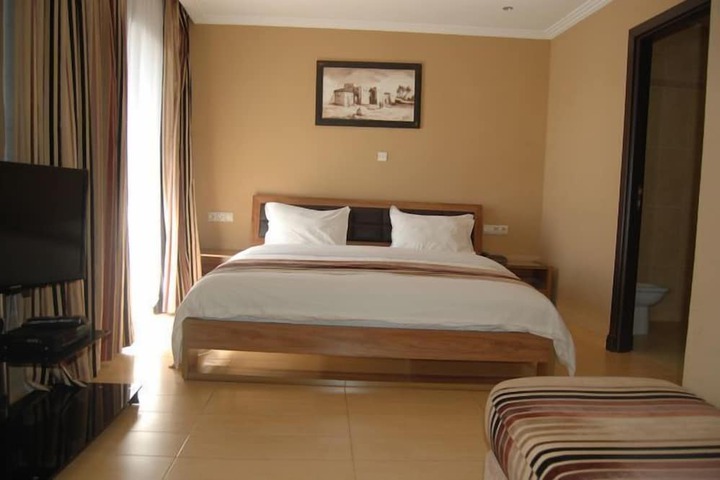 Room 12 of 46